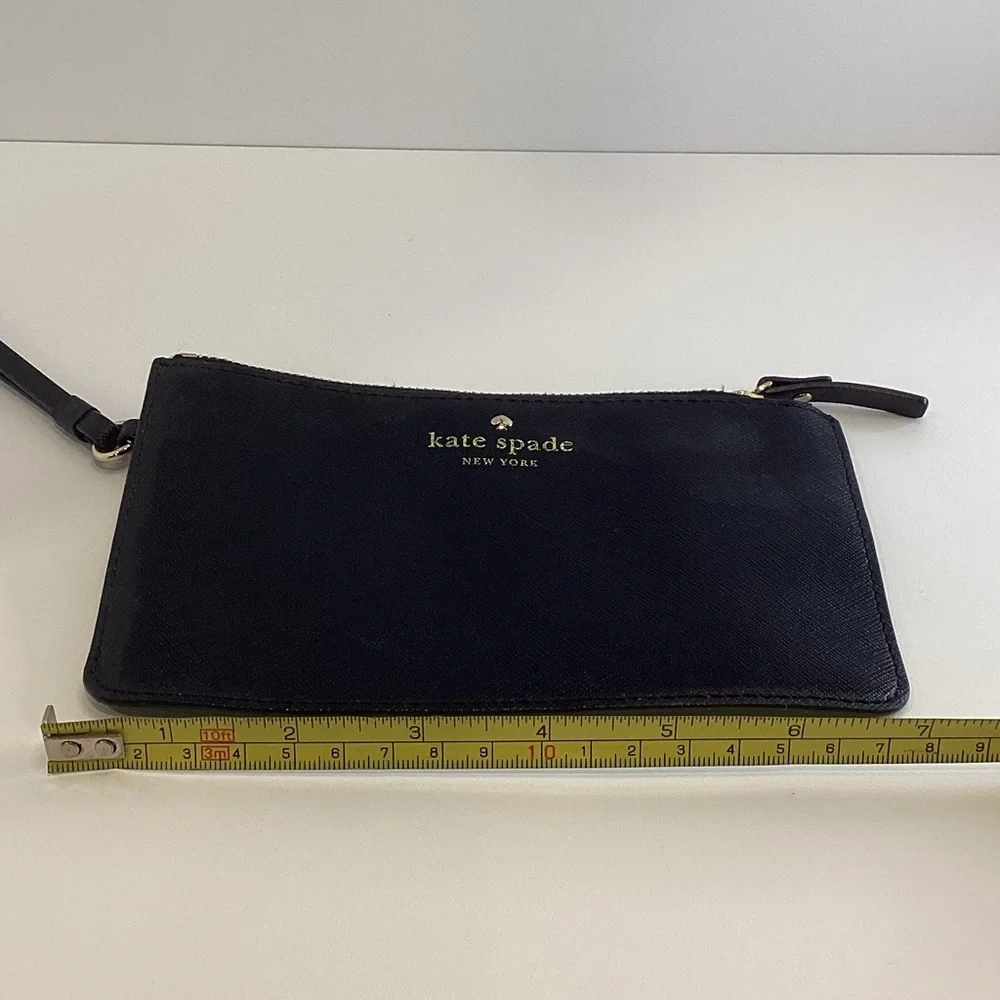 💚 Kate Spade Black Wristlet - Picture 7 of 7